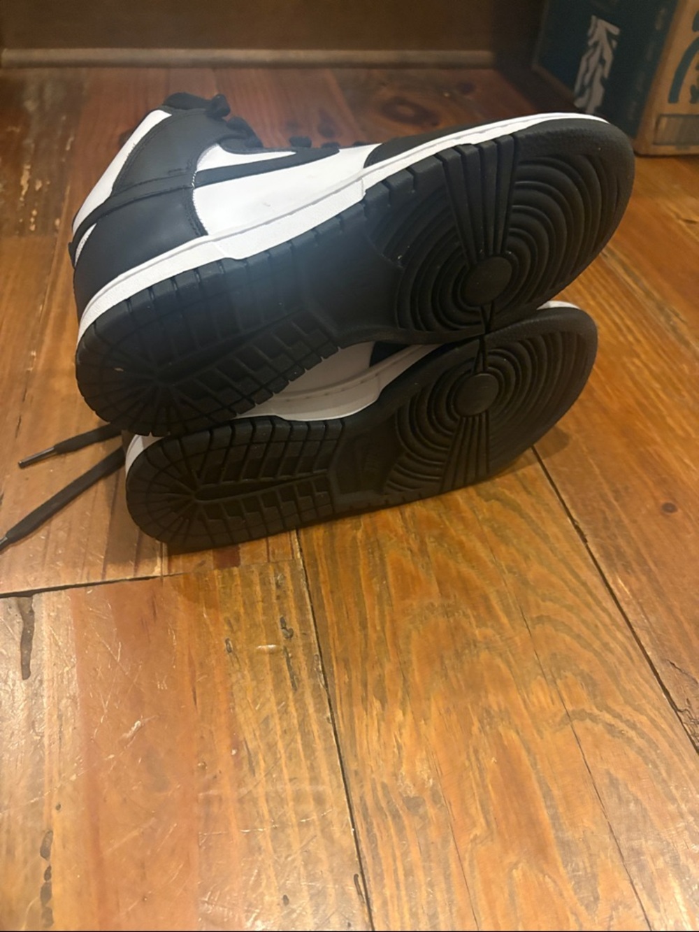 Nike Pandas High Top Sneakers - Picture 5 of 7